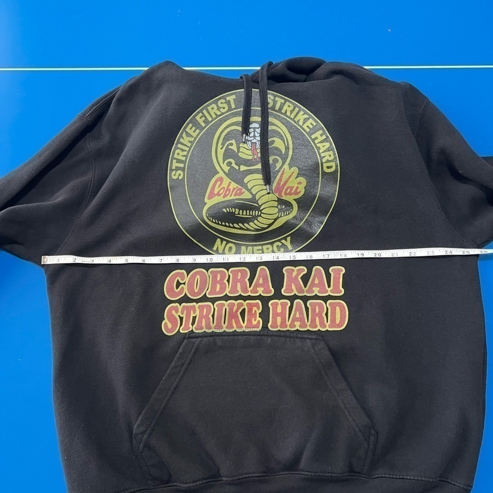 Cobra-Kai Hooded Sweatshirt. Pristine Condition. Size XL - Picture 4 of 5